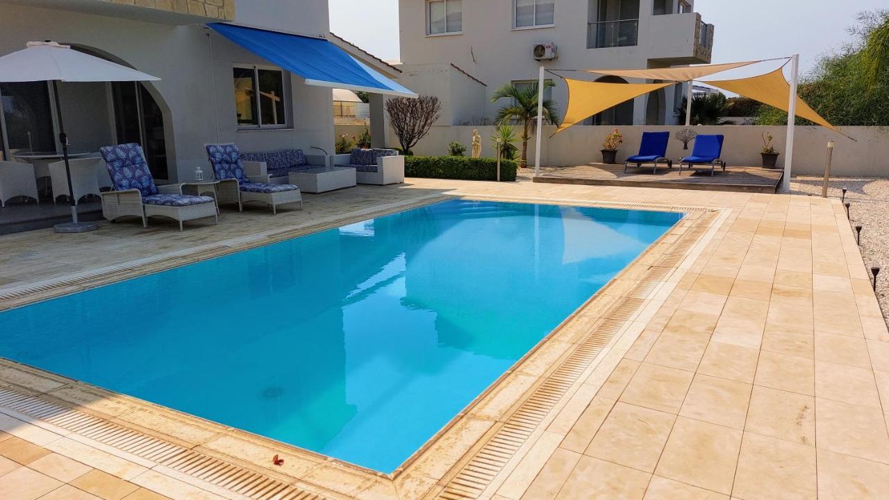 Villa Verdi: Luxury Villa With Private Pool Péja Eksteriør bilde