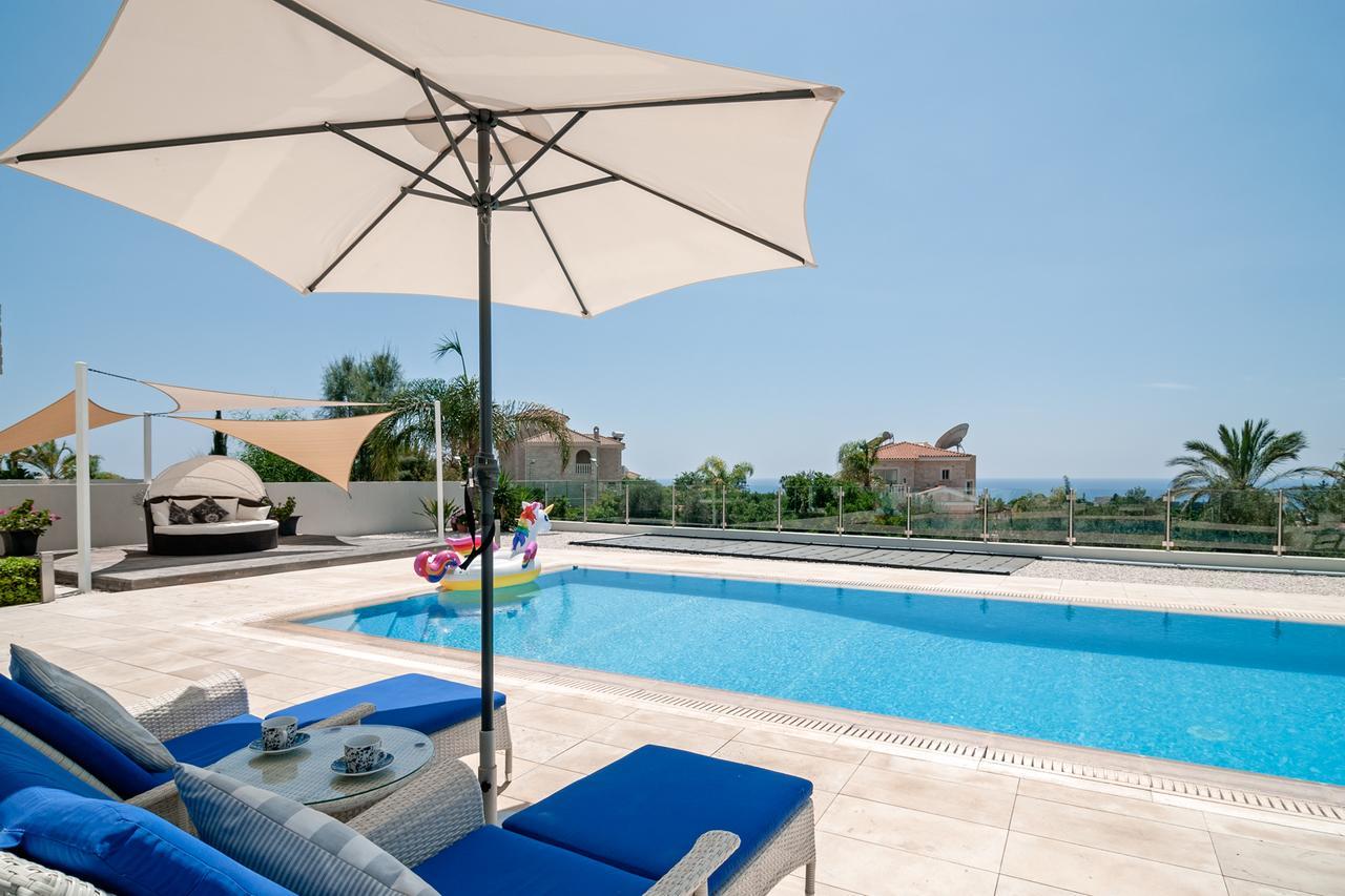 Villa Verdi: Luxury Villa With Private Pool Péja Eksteriør bilde