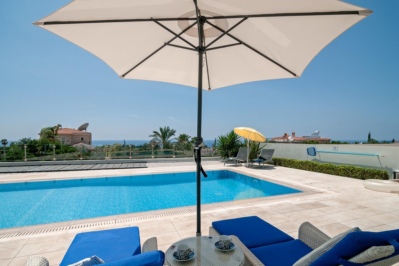 Villa Verdi: Luxury Villa With Private Pool Péja Eksteriør bilde