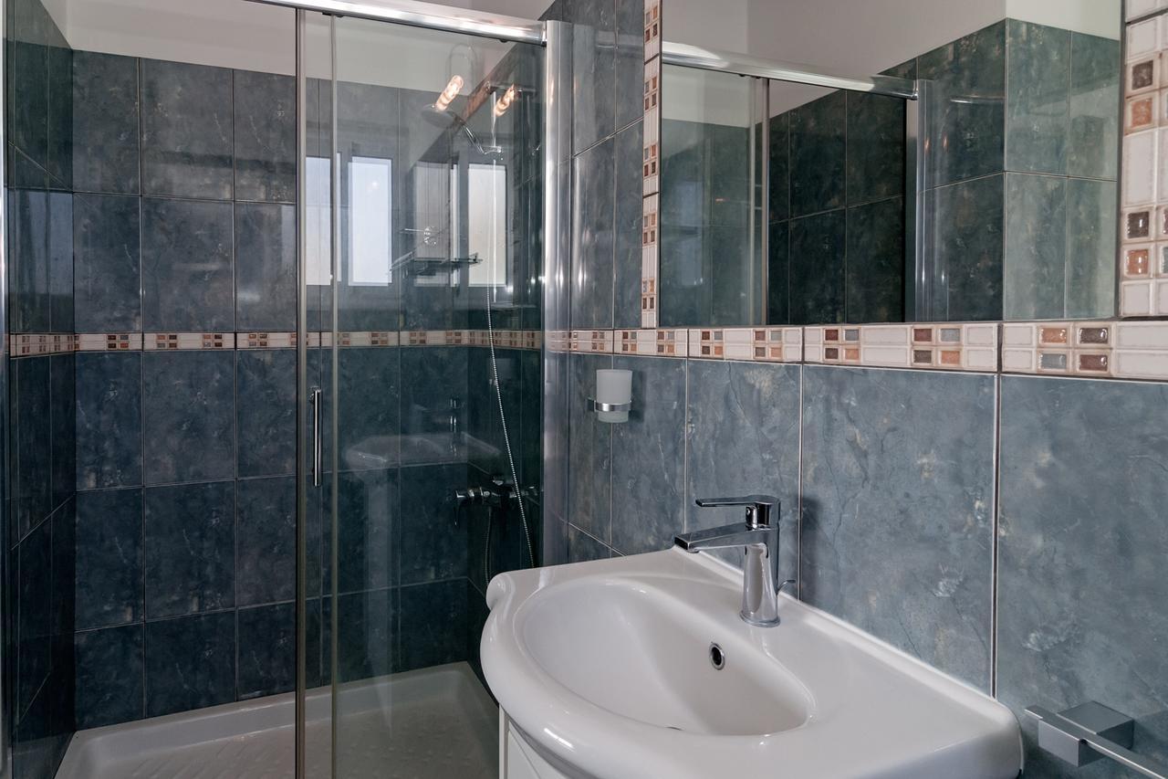 Villa Verdi: Luxury Villa With Private Pool Péja Eksteriør bilde